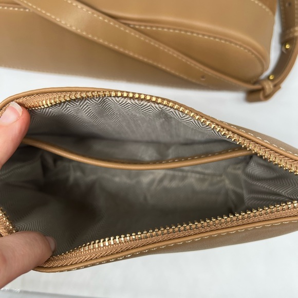 NWT Slouchy Bucket Bag Light Brown W Makeup Bag - Picture 8 of 13